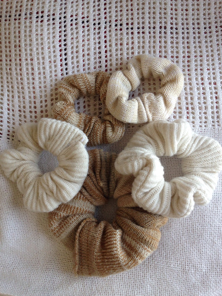 Small knit scrunchies (2)